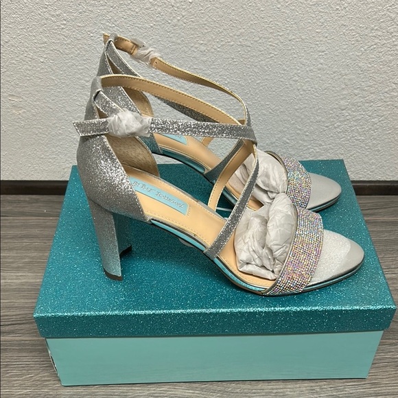 Betsey Johnson Bella Evening Sandals Silver - Picture 7 of 7